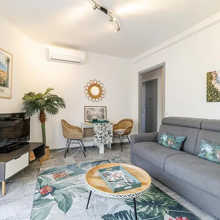 San Felice - 2 Pieces Avec Balcon Et Parking דירה מנטון