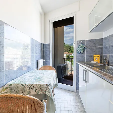 San Felice - 2 Pieces Avec Balcon Et Parking Menton