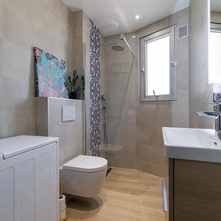 San Felice - 2 Pieces Avec Balcon Et Parking *